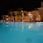 Queen Elegant * Mykonos Town