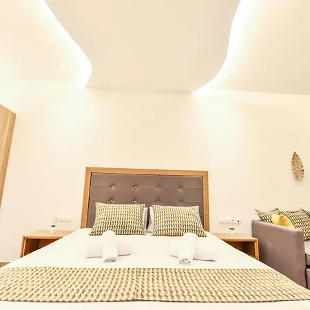 Queen Boutique Mykonos Town