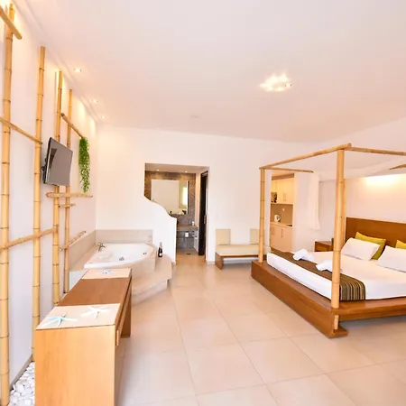 Queen Boutique Mykonos Town